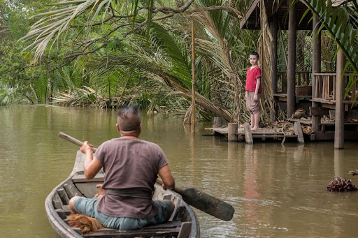 แดง พระโขนง